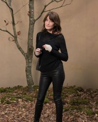 Carla Bruni : en talons, sa fille Giulia marche déjà dans ses pas