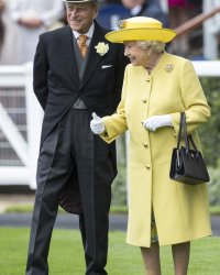 Décès du prince Philip : 3 indiscrétions sur sa rencontre avec Elizabeth II
