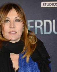 Chirurgie esthétique : Mathilde Seigner prête à sauter le pas ? Elle répond !
