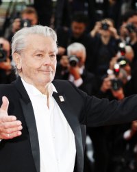 Alain Delon : la justice va-t-elle le forcer à reconnaître son fils illégitime ?