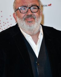 Dominique Farrugia évoque son combat secret contre la sclérose en plaques