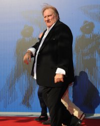 Gérard Depardieu vend le contenu de son restaurant parisien aux enchères