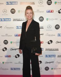 Violences faites aux femmes : les stars s'engagent et portent le même t-shirt