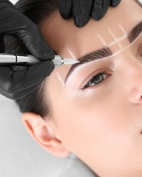 Sourcils : comment bien les maquiller et les entretenir ?