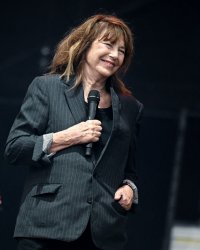 Jane Birkin : suite à son AVC, elle annule tous ses engagements jusqu'à 2022