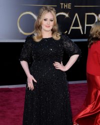 En Une de Vogue, Adele fait exploser les recherches sur l'eye-liner