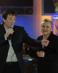 Qui sont les deux prochains humoristes à faire leur entrée au Musée Grévin ?