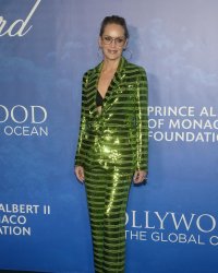 Sharon Stone, 62 ans, pose en bikini et fait craquer les internautes