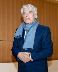 Bernard Tapie se confie sur son cancer : "C'est un combat intérieur"