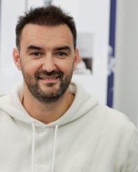 Cyril Lignac : son geste très touchant pour le personnel soignant