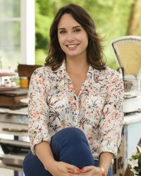 Le Meilleur Pâtissier : Julia Vignali a pris "5 kilos" durant le tournage