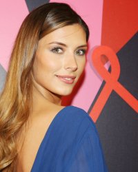 Camille Cerf : son message décomplexant sur la cellulite et les vergetures
