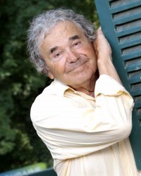 Pierre Perret : "Celui qui ne se fait pas vacciner, c'est un beau crétin"