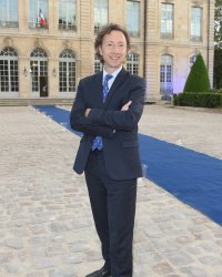 Stéphane Bern "endetté" : sa propriété est "un puits sans fond"