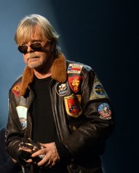 Renaud : "vacciné" et plus une goutte d'alcool depuis "6 mois", il se confie