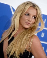 On connaît le couturier de la future robe de mariée de Britney Spears...
