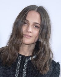 Alicia Vikander détrône Michelle Williams et la remplace dans Firebrand