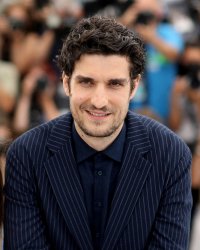 Laetitia Casta sur les tournages avec Louis Garrel : "Ça peut être sportif"