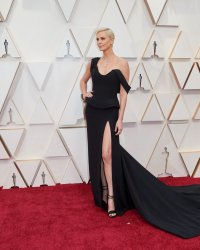 Charlize Theron "valide complètement" le geste d'Adèle Haenel aux César