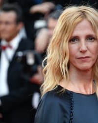 Taclé par Sandrine Kiberlain, le réalisateur de Fleuve noir réagit