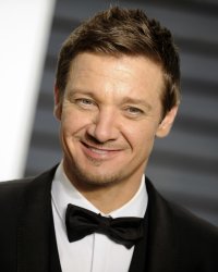 Jeremy Renner incarnera Doc Holliday dans un biopic