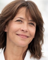 I Love America : Sophie Marceau renoue avec la comédie dans le trailer déjanté