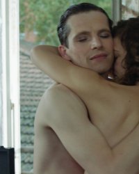 Nos années folles : l'affiche, "heurtant la sensibilité" des enfants, censurée