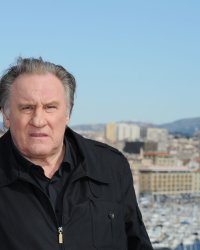 Gérard Depardieu et Kad Merad partagent l'affiche de la prochaine série TF1
