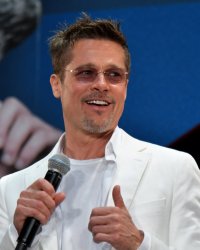 Brad Pitt prêt à payer 120 000 dollars pour voir Game of Thrones avec ses stars