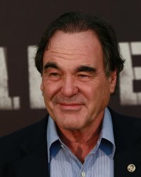 Oliver Stone s'insurge contre Pokémon Go