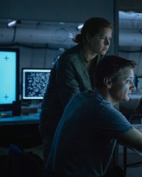 La fin de Premier Contact changée à cause d'Interstellar