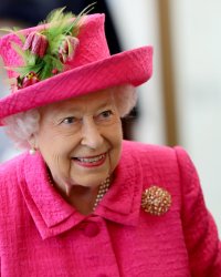 Elizabeth II fan de séries télé, elle commande son stock d'épisodes pour l'été