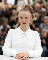 Sara Forestier : "On devient acteur parce qu'on a une blessure"