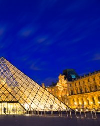 Des films projetés dans la cour du Louvre pour fêter les 30 ans de la Pyramide