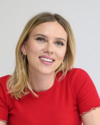 Scarlett Johansson a "mal géré" la controverse sur son rôle d'homme trans