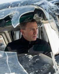 L'heure d'un James Bond transgenre est arrivée, selon Dominic West