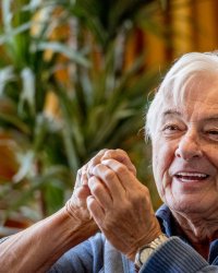 Paul Verhoeven sur Basic Instinct : "Sharon Stone m'a donné sa petite culotte"