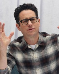 Star Wars : J.J. Abrams regrette de ne pas diriger l'épisode VIII