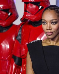 Naomi Ackie va se métamorphoser en Whitney Houston pour le biopic sur la diva