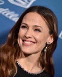 Jennifer Garner remplace Julia Roberts dans la série The Last Thing He Told Me