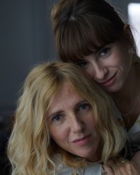 Mon Bébé : Sandrine Kiberlain en maman-poule dans la bande-annonce