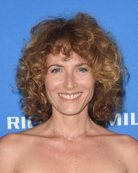 Le jour où Elsa Lunghini a "failli mourir" à Cannes à cause d'Alain Delon