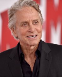 Michael Douglas revient : l'acteur incarnera Benjamin Franklin dans une série !