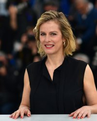 Karin Viard : "Je n'ai pas fait carrière sur mon physique"