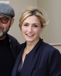 Kad Merad a "adoré travailler" avec Julie Gayet pour Le Gendre de ma vie