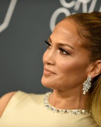 Jennifer Lopez bientôt dans une comédie romantique avec Owen Wilson