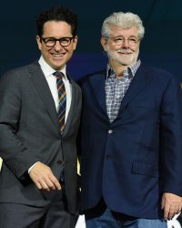 Star Wars : J.J. Abrams a sondé George Lucas pour écrire The Rise of Skywalker