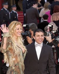 Loana raconte sa première montée des marches "les cheveux pleins de sel"