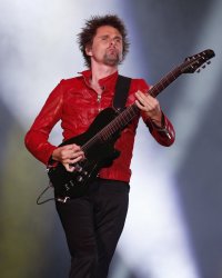 Muse fait un retour électrique avec le single "Dig Down"