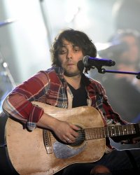 Saez enchaîne avec un triple album prévu le 10 mars